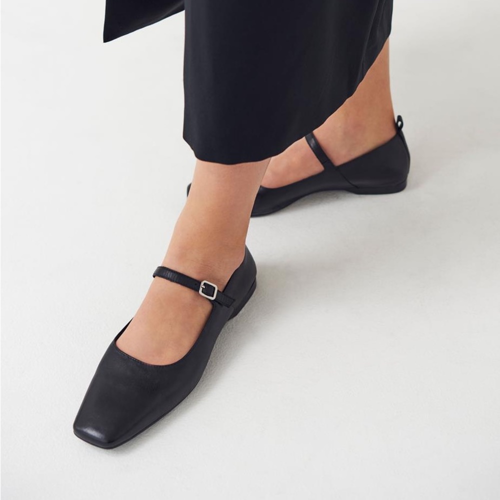 Vagabond Delia Mary Jane Flat